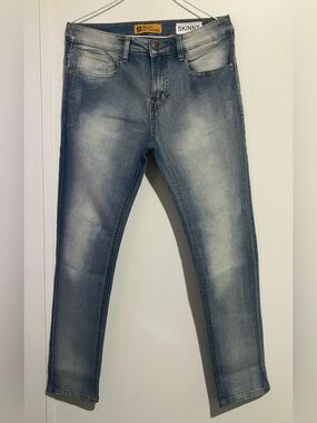 Regal Exchange Men's Skinny Jeans stretched in Washed Blue